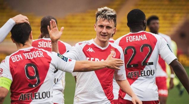 家争得了荣 家争得了荣