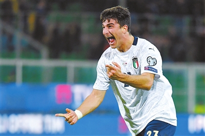 也让我们得 也让我们得